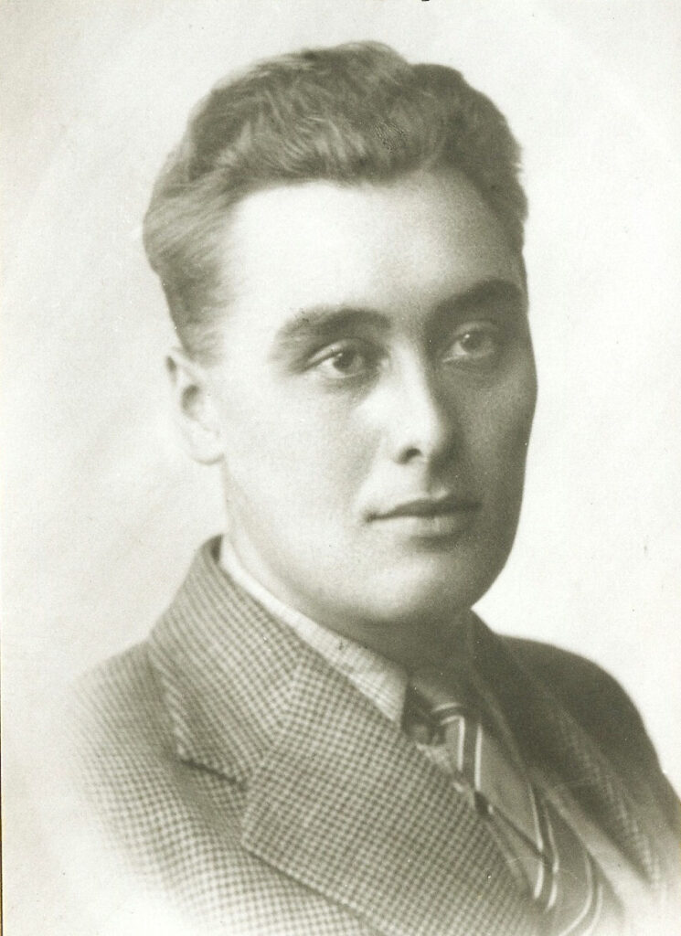A studio photo of Lenoard Francis Riley.